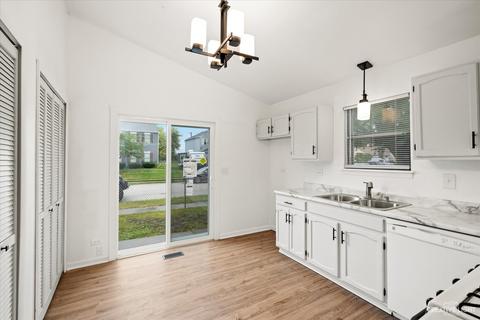 900 Fieldside Ln, Aurora, IL 60504 photo 7
