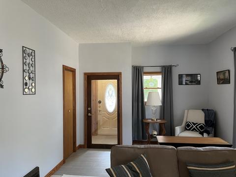 633 E Patton St, Paxton, IL 60957 photo 2