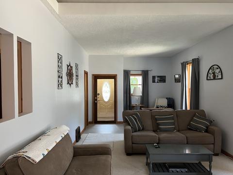 633 E Patton St, Paxton, IL 60957 photo 3