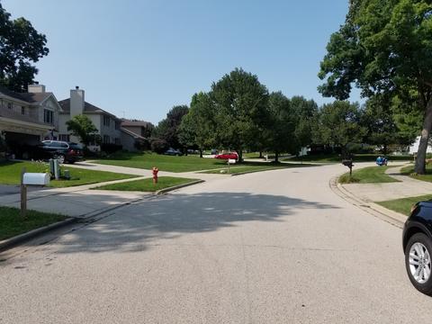 2759 Colonial Dr, Elgin, IL 60124 photo 9