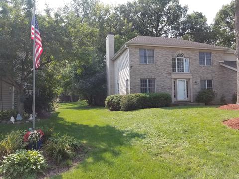 2759 Colonial Dr, Elgin, IL 60124 photo 4