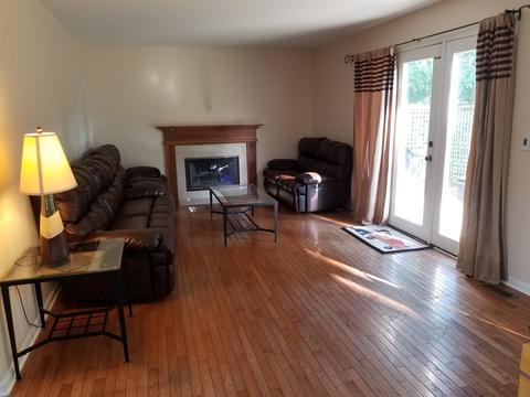 2759 Colonial Dr, Elgin, IL 60124 photo 21