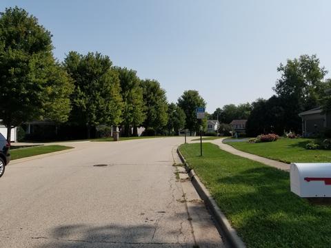 2759 Colonial Dr, Elgin, IL 60124 photo 10