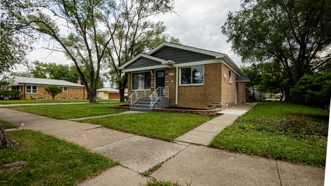 645 E 155th St, Phoenix, IL 60426 photo 2