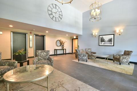 151 N Kenilworth Ave #4E, Oak Park, IL 60301 photo 5