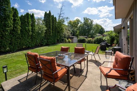 155 Brookside Dr, Elgin, IL 60123 photo 34