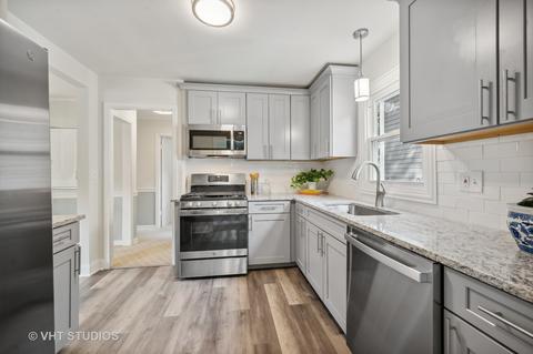 620 Forest Rd, Glenview, IL 60025 photo 3