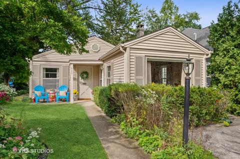 620 Forest Rd, Glenview, IL 60025 photo 2