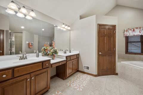520 E Hunter Ln, Minooka, IL 60447 photo 26
