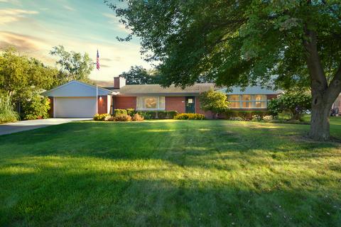 2107 E Taylor St, Bloomington, IL 61701 photo 1