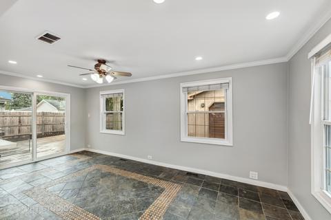 2009 Martin Ln, Rolling Meadows, IL 60008 photo 7