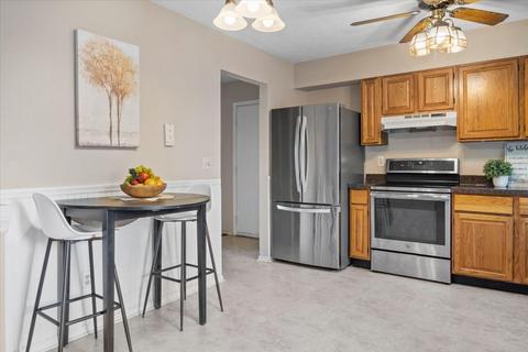 1408 Godfrey Dr, Normal, IL 61761 photo 6