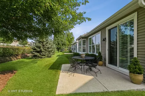 2866 Edgewater Dr, Elgin, IL 60124 photo 31