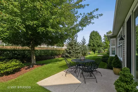 2866 Edgewater Dr, Elgin, IL 60124 photo 29