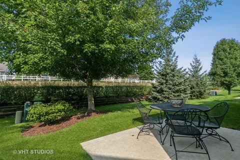 2866 Edgewater Dr, Elgin, IL 60124 photo 27