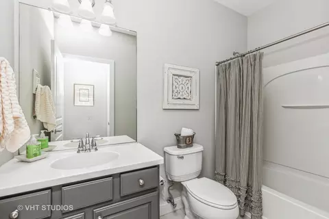 2866 Edgewater Dr, Elgin, IL 60124 photo 22
