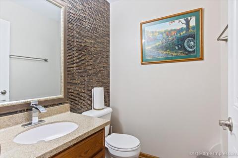 909 Willow Rd, Matteson, IL 60443 photo 23