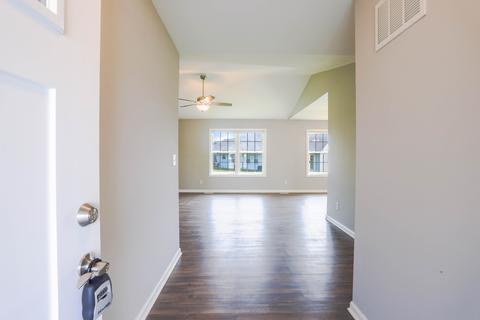 609 Folsom Ct, Sidney, IL 61877 photo 5