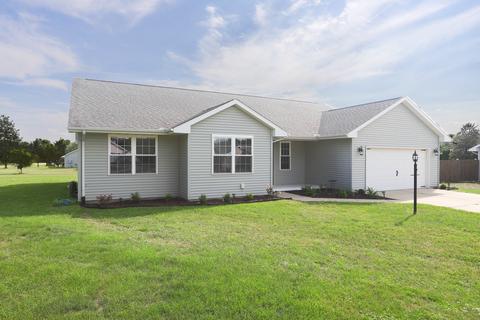 609 Folsom Ct, Sidney, IL 61877 photo 1
