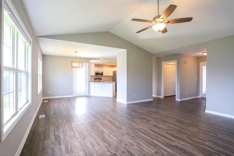 609 Folsom Ct, Sidney, IL 61877 photo 7