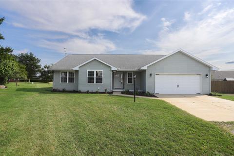 609 Folsom Ct, Sidney, IL 61877 photo 2
