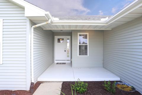 609 Folsom Ct, Sidney, IL 61877 photo 4