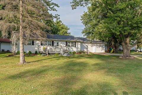 721 York St, Chenoa, IL 61726 photo 1