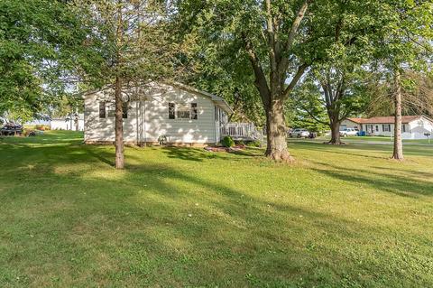 721 York St, Chenoa, IL 61726 photo 4