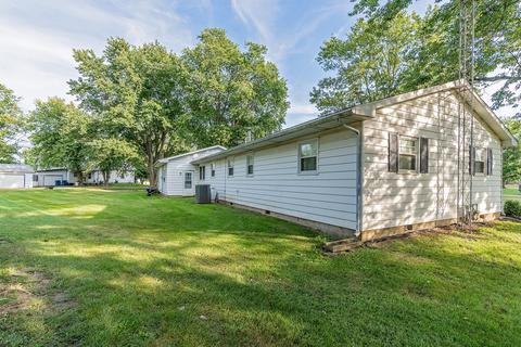 721 York St, Chenoa, IL 61726 photo 6