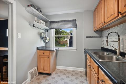 1706 Ash St, Des Plaines, IL 60018 photo 7
