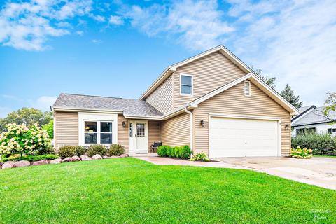 1619 Jennifer Ln, Mchenry, IL 60050 photo 1