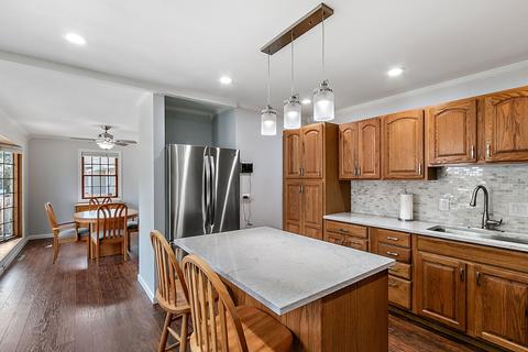 2311 Sigwalt St, Rolling Meadows, IL 60008 photo 6