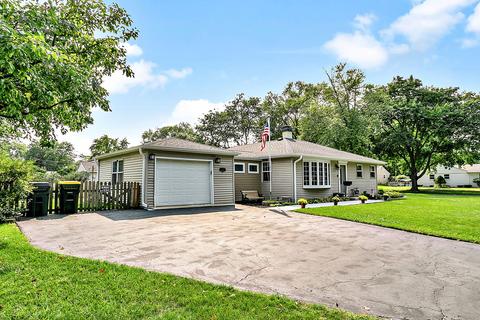 2311 Sigwalt St, Rolling Meadows, IL 60008 photo 2