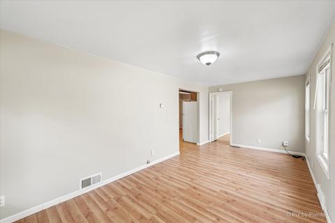 6425 Maple Ave, Spring Grove, IL 60081 photo 8