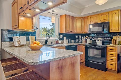 1010 Barton Dr, Normal, IL 61761 photo 13