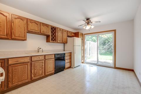 44 Silver Tree Cir, Cary, IL 60013 photo 8