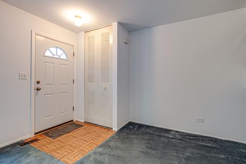 44 Silver Tree Cir, Cary, IL 60013 photo 3