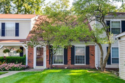 44 Silver Tree Cir, Cary, IL 60013 photo 2