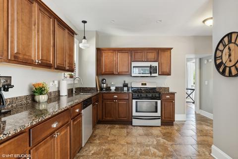 240 N Worth Ave, Elgin, IL 60123 photo 6