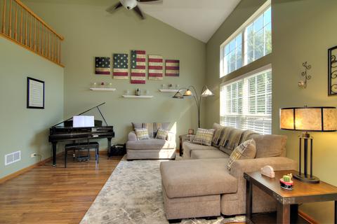 1187 E Danbury Dr, Cary, IL 60013 photo 4