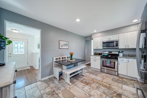 1412 Bayview Ln, Johnsburg, IL 60051 photo 6
