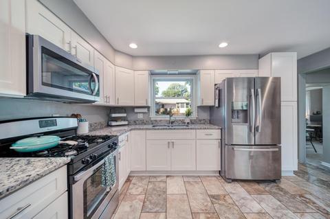 1412 Bayview Ln, Johnsburg, IL 60051 photo 8