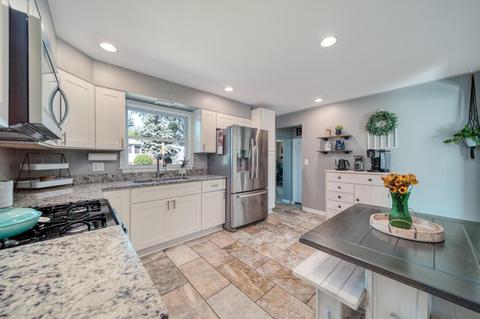 1412 Bayview Ln, Johnsburg, IL 60051 photo 5