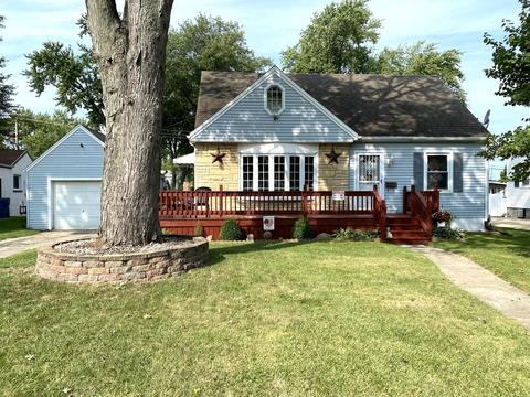 1377 NW Circle Dr, Kankakee, IL 60901 photo 1