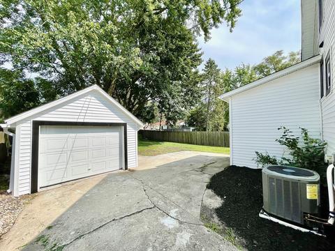 670 Cooper Ave, Elgin, IL 60120 photo 19