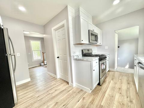 670 Cooper Ave, Elgin, IL 60120 photo 8