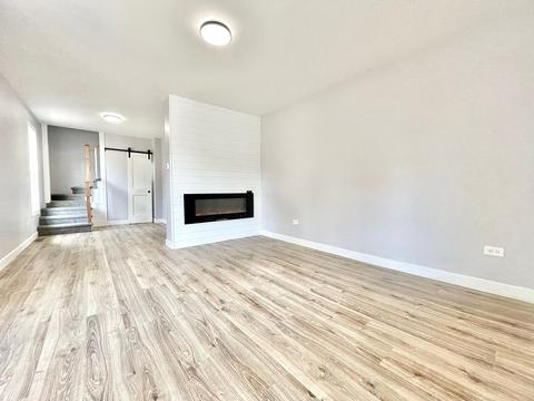 670 Cooper Ave, Elgin, IL 60120 photo 10