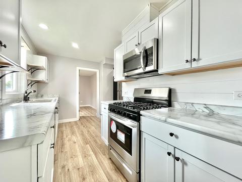 670 Cooper Ave, Elgin, IL 60120 photo 6