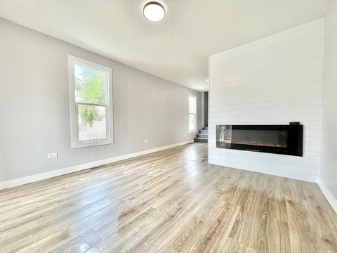 670 Cooper Ave, Elgin, IL 60120 photo 11