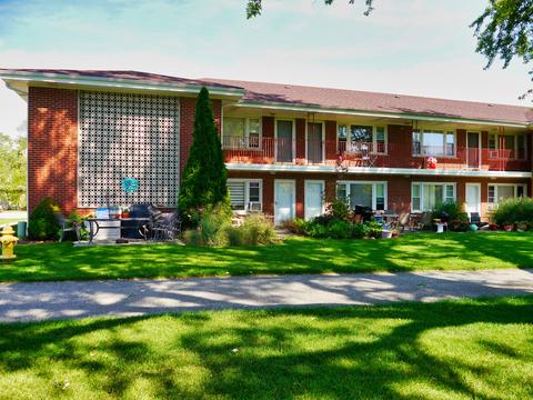 1107 Holiday Ln #11, Des Plaines, IL 60016